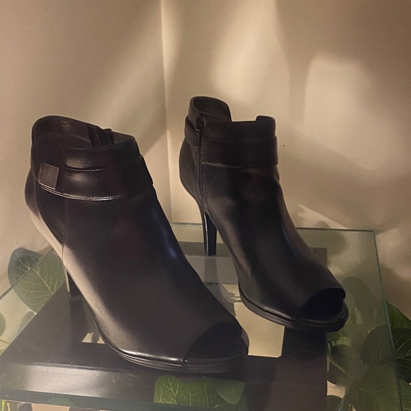 Life Stride Black Peep-Toe Heeled Boots - Picture 1 of 3